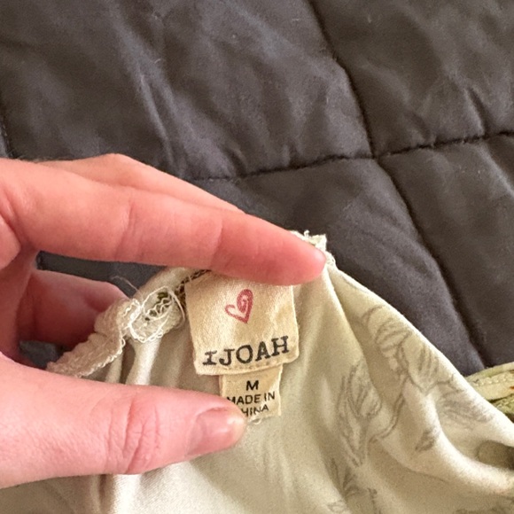 Floral Cream Midi Dress - Picture 2 of 3